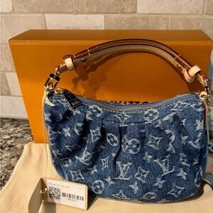 (New with Tags) Louis Vuitton Denim Pochette Valley